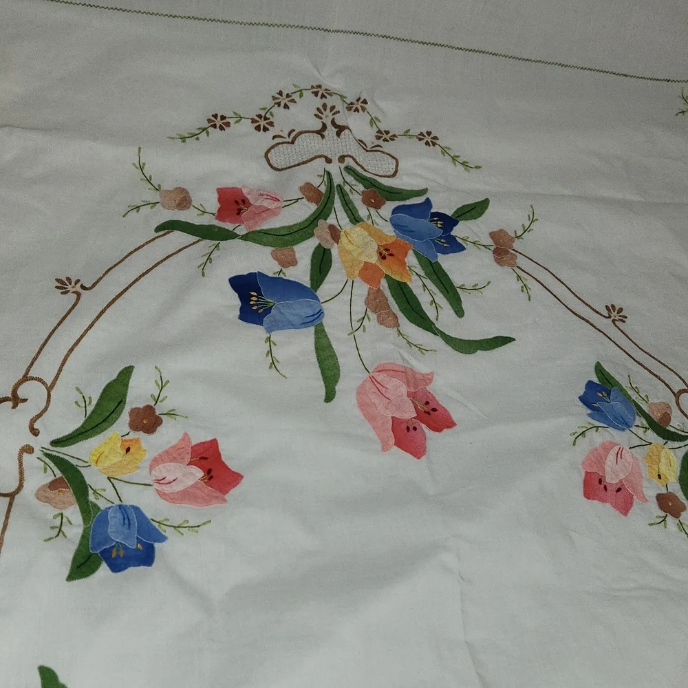 Vintage Floral Embroidered White Tablecloth With Multicolor Oblong 64